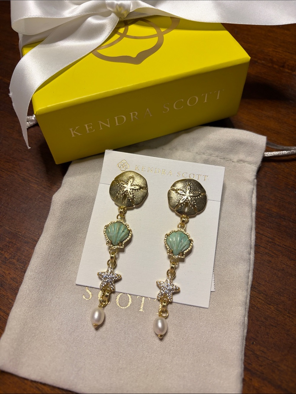 Kendra Scott Brynne shell linear earrings